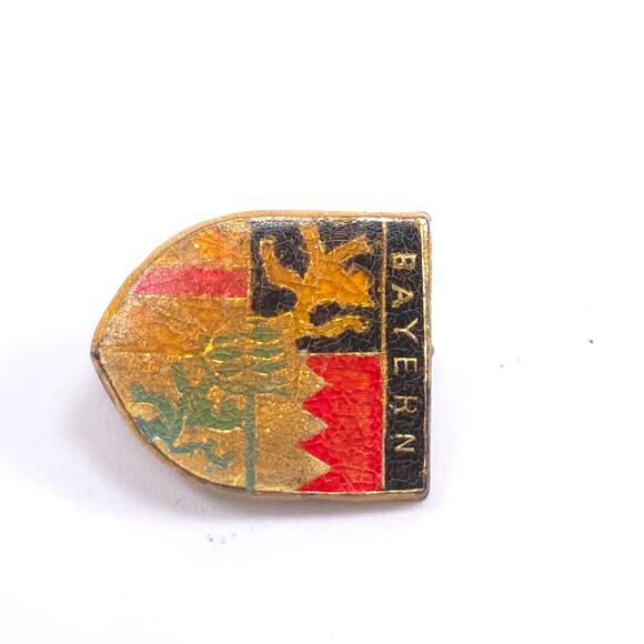 Vintage Bayern Germany Enamel Pinback Pin - Picture 1 of 3
